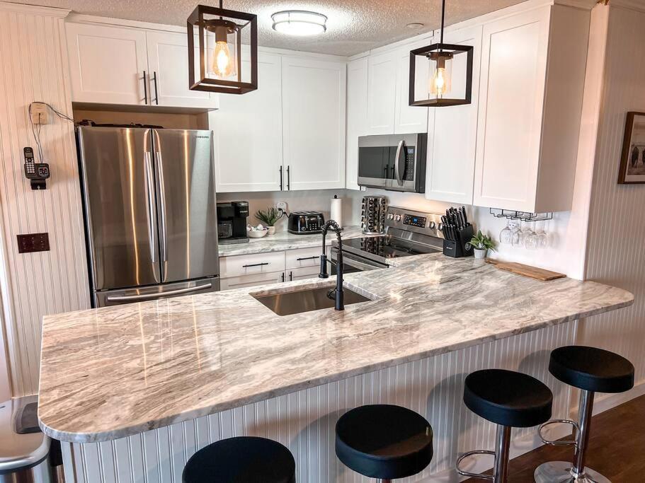 202D Summit - COMPLETELY Remodeled Modern Condo in Summit! Snowshoe Exterior foto